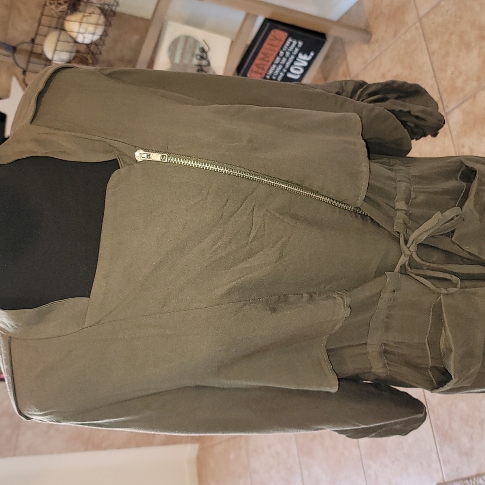 Olive green zip up shirt/jacket type - Picture 2 of 10